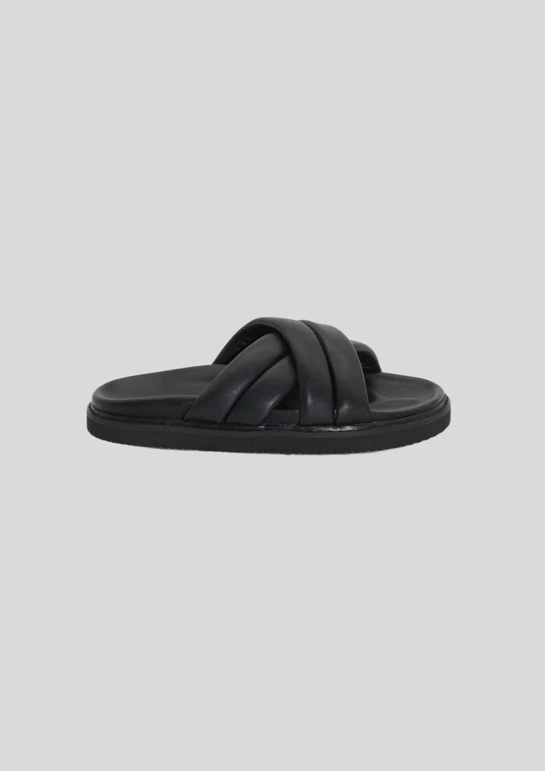 Alcove Black Slides