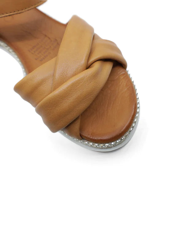 Bueno Aubrey Coconut Sandal